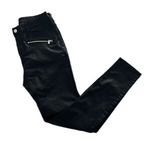 Divided black pants